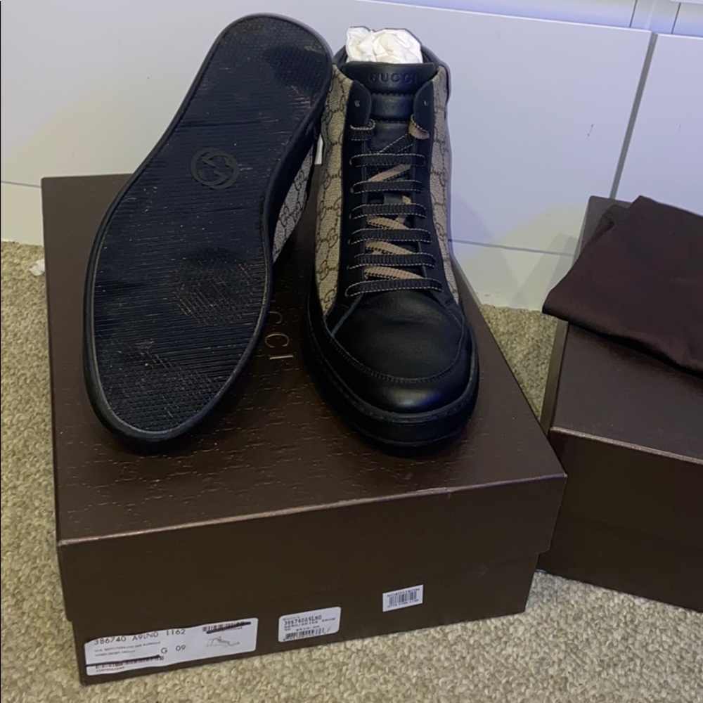 Gucci Supreme Sneakers - Picture 4 of 6